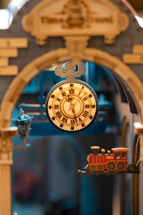 Book Nook Holzbausatz – Zeitreise