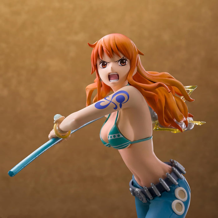 Figura de colección One Piece Nami 1:10 primer plano frontal