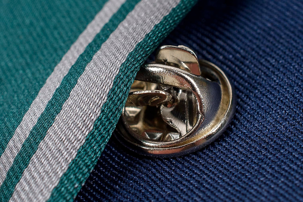 Harry Potter Slytherin Krawatte mit Hauswappen-Pin