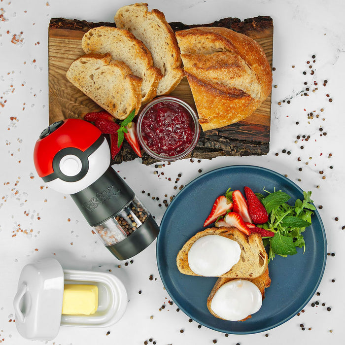 productImage-23266-pokemon-pokeball-elektrische-salz-und-pfeffermuehle-2.jpg